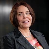 Pasfoto Elly van den Heuvel