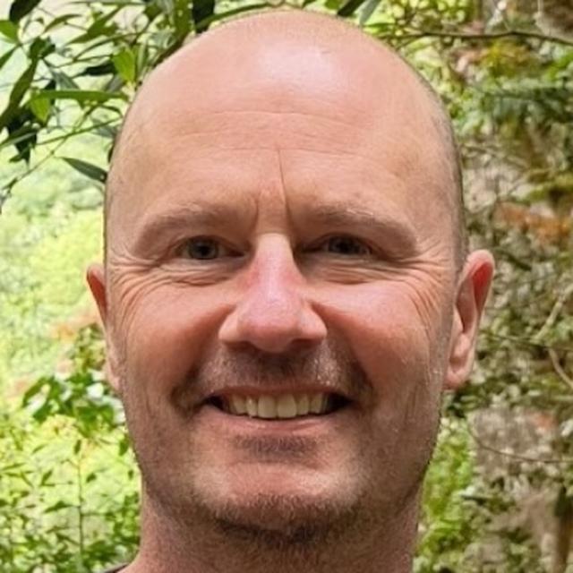 Pasfoto Eric van Riessen